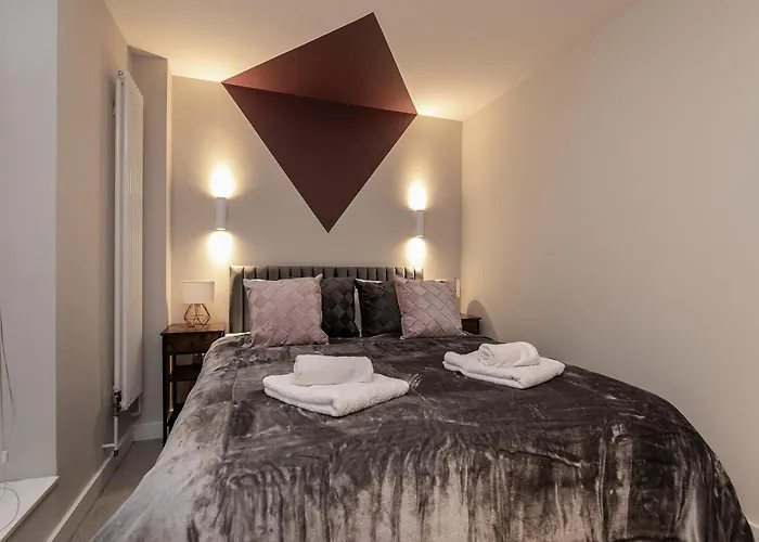 Mk City Centre, The Diamond Suite, Free Parking Space, Premium Spacious Apartment With Foosball Table