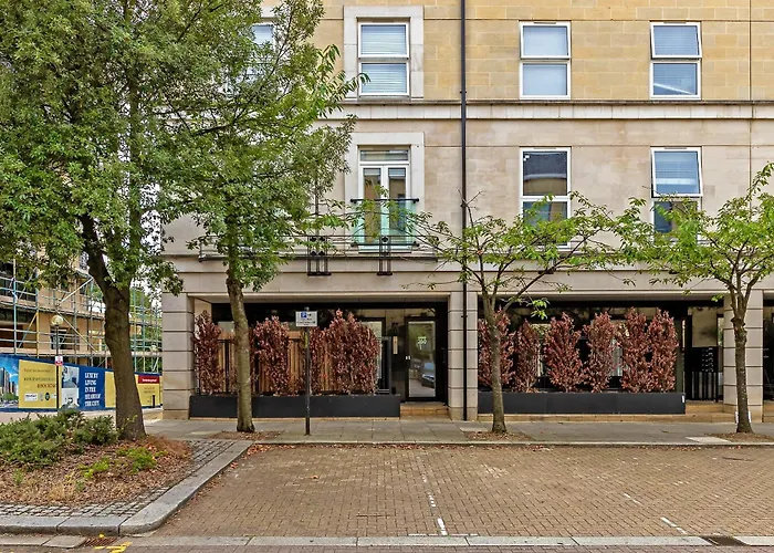 Mk City Centre, The Diamond Suite, Free Parking Space, Premium Spacious Apartment With Foosball Table