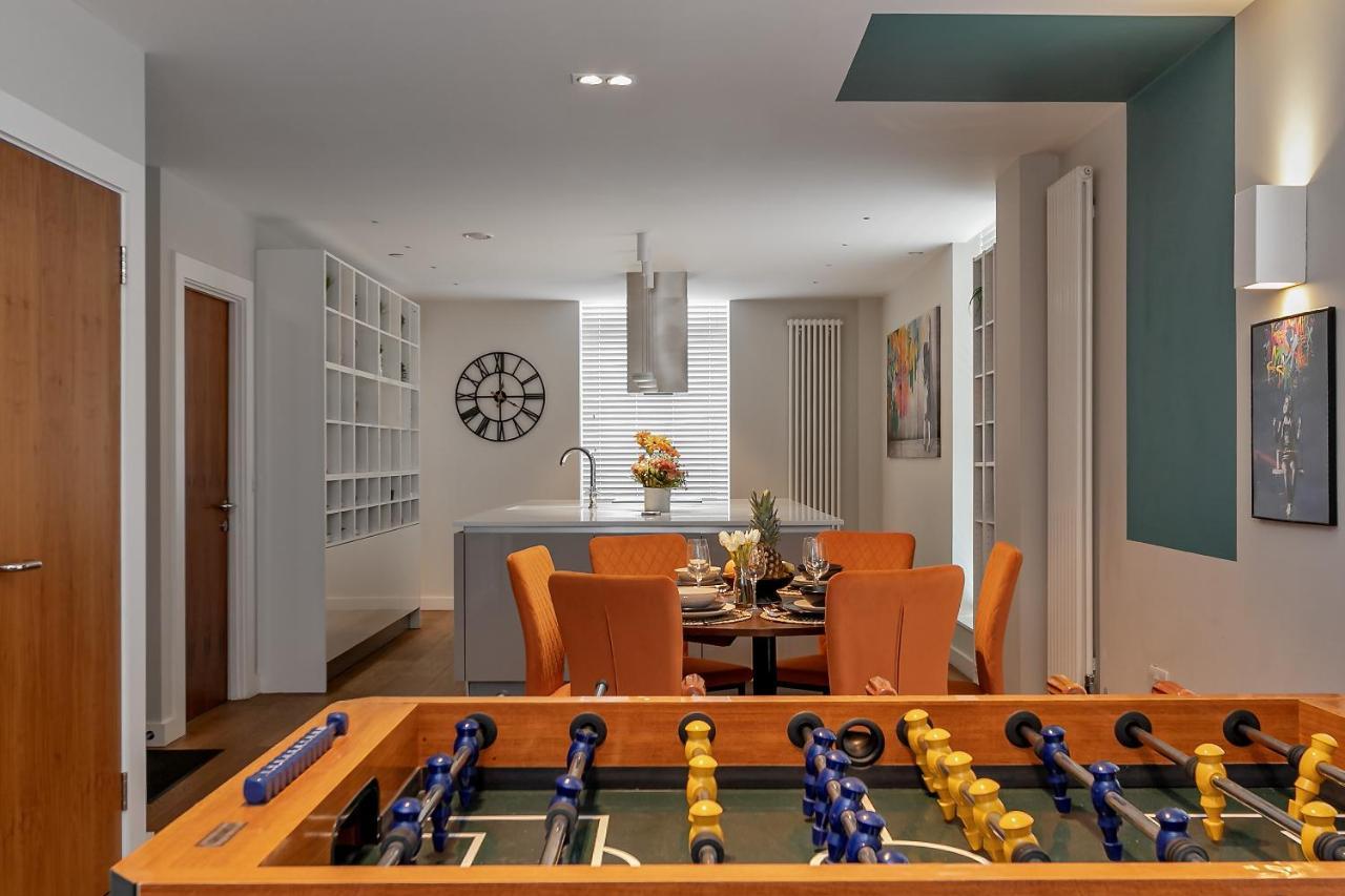 Mk Centre, The Diamond Suite, Free Parking Space, Premium Spacious With Foosball Table