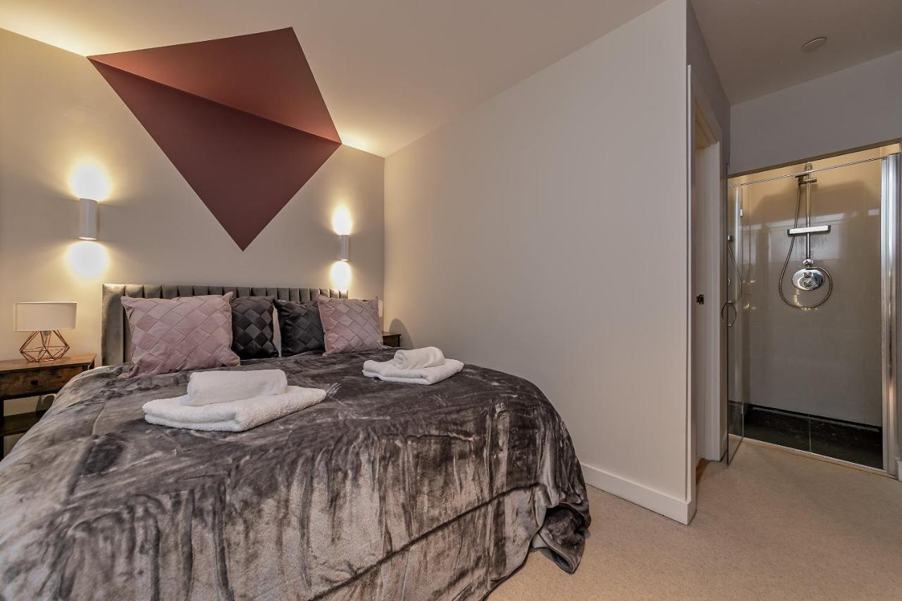 Mk Centre, The Diamond Suite, Free Parking Space, Premium Spacious With Foosball Table Appartamento