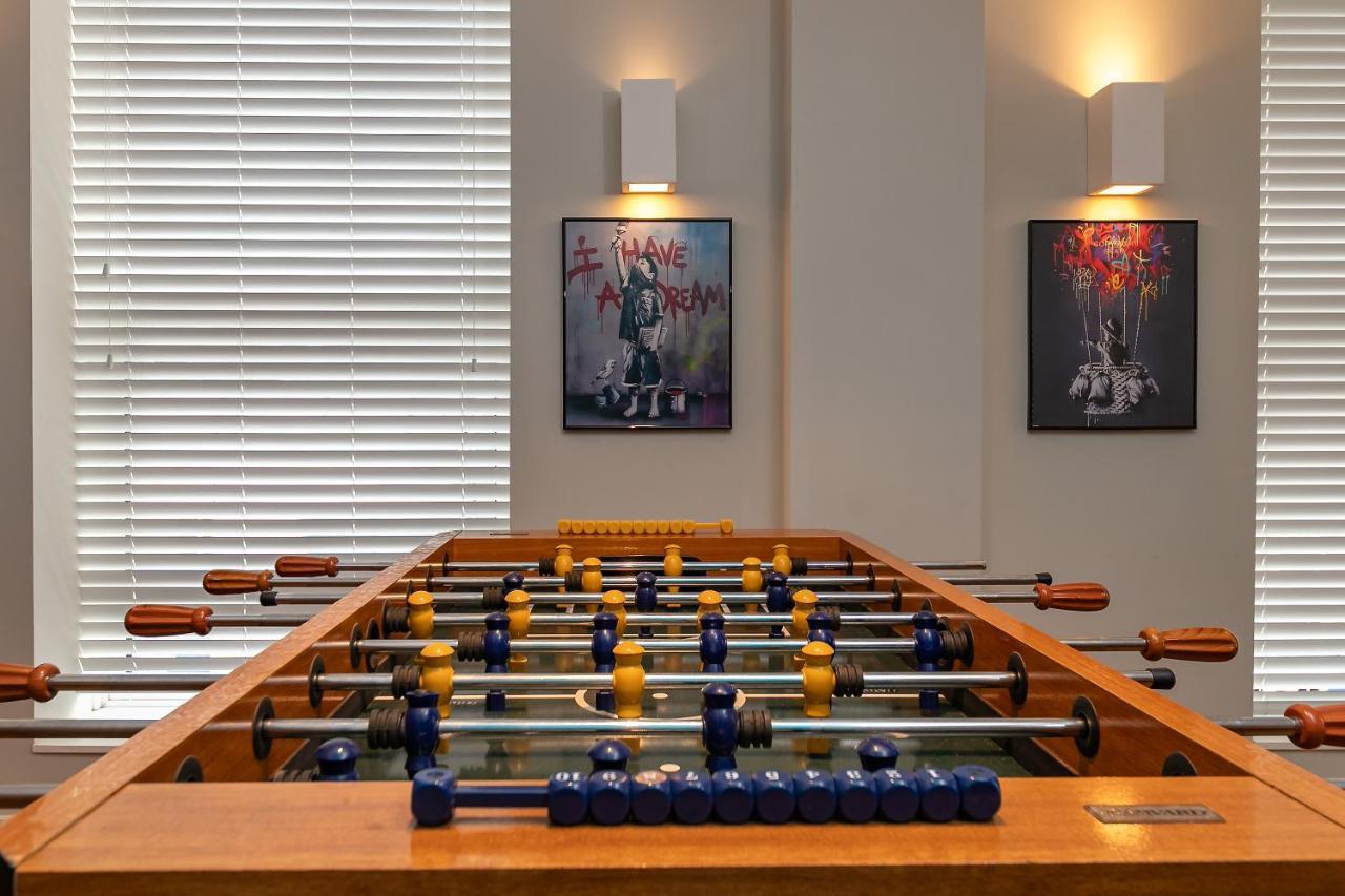 Appartamento Mk Centre, The Diamond Suite, Free Parking Space, Premium Spacious With Foosball Table Milton Keynes